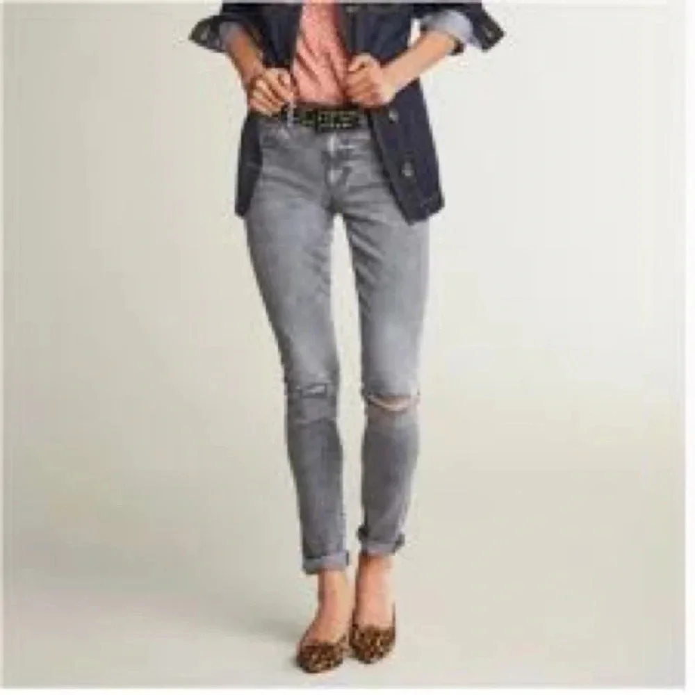 Cabi High Skinny Distressed Jeans in Vapor Wash - Fall 2020 - Size 6